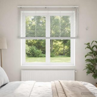 vidaXL Βενετσιάνικη Σκίαση Λευκό 145 x 160 εκ. 35 mm